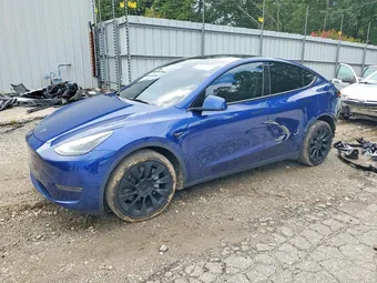 2024 Tesla Model Y 7SAYGDEE1RF052894