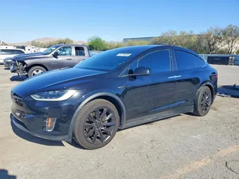 2017 Tesla Model X 5YJXCDE27HF070180