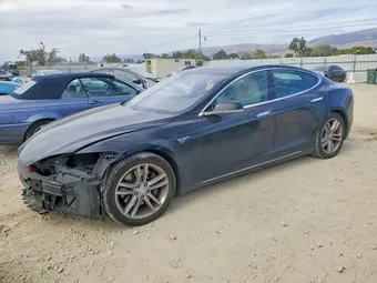 2015 Tesla Model S 5YJSA1H27FF085267