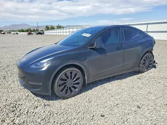 2024 Tesla Model Y 7SAYGDEF0RF022813