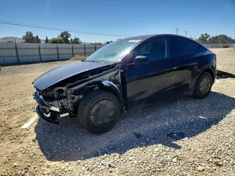 2026 Tesla Model Y 7SAYGDED0TA604039