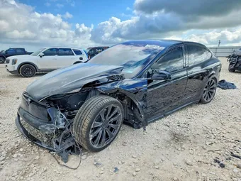 2022 Tesla Model X 7SAXCBE69NF357039