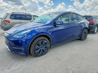 2025 Tesla Model Y 7SAYGDEE8SA353715