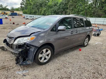 2017 Toyota Sienna 5TDKZ3DC8HS853565