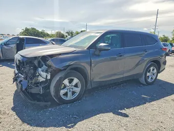 2022 Toyota Highlander 5TDCZRAH3NS093256