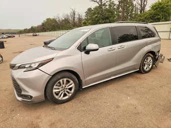 2025 Toyota Sienna 5TDJSKFC4SS182037