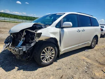 2017 Toyota Sienna 5TDYZ3DC9HS864777