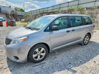 2016 Toyota Sienna 5TDZK3DC2GS759022