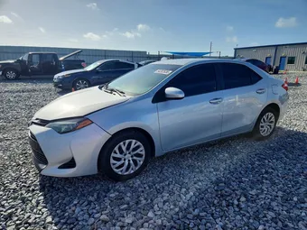 2018 Toyota Corolla 2T1BURHE4JC976940