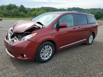 2016 Toyota Sienna 5TDYK3DC5GS761231