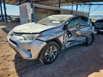 2018 Toyota RAV4 JTMRJREV2JD184381