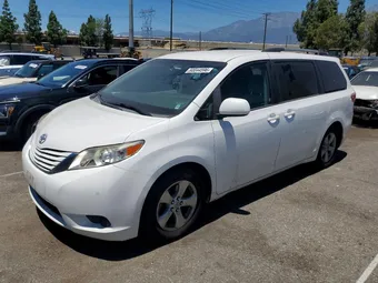 2015 Toyota Sienna 5TDKK3DC3FS630402