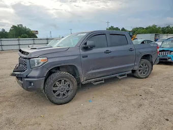 2018 Toyota Tundra 5TFDW5F13JX718549