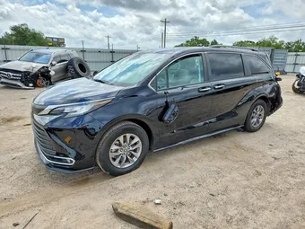 2022 Toyota Sienna 5TDJRKEC9NS100837