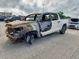 2018 Toyota Tundra 5TFDW5F11JX699726