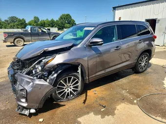 2018 Toyota Highlander 5TDKZRFH4JS282643
