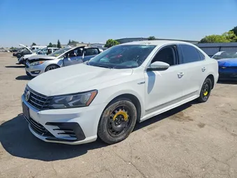 2017 Volkswagen Passat 1VWDT7A31HC072312