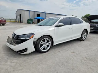 2015 Volkswagen Passat 1VWBV7A30FC051126