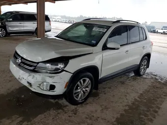 2016 Volkswagen Tiguan WVGAV7AX9GW602022