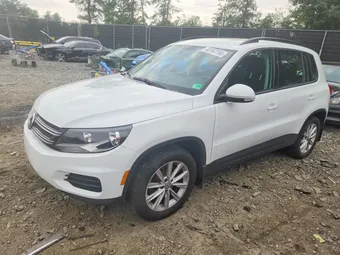 2018 Volkswagen Tiguan WVGAV7AX9JK003586