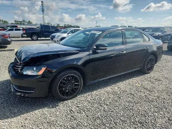 2015 Volkswagen Passat 1VWAT7A33FC034967