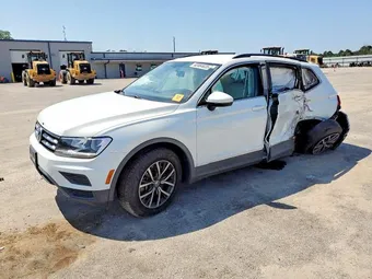 2020 Volkswagen Tiguan 3VV3B7AX3LM101922
