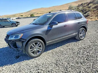 2015 Volkswagen Touareg WVGEP9BP3FD002466