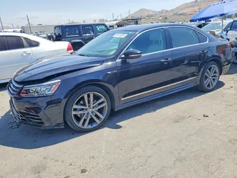 2017 Volkswagen Passat 1VWDT7A30HC035591