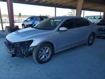 2017 Volkswagen Passat 1VWAT7A37HC026051