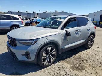 2024 Volvo XC40 YV4L12UM2R2299864