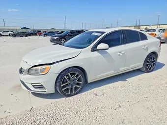 2018 Volvo S60 YV126MFL6J2455869
