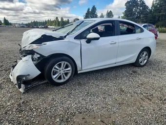 2018 Chevrolet Cruze 1G1BE5SM1J7209028