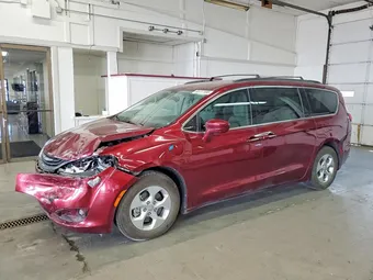 2018 Chrysler Pacifica Hybrid 2C4RC1H75JR127002