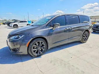 2018 Chrysler Pacifica 2C4RC1FG7JR361936