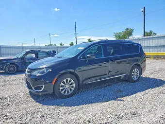 2018 Chrysler Pacifica 2C4RC1EG9JR228497