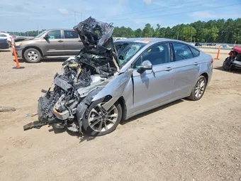 2020 Ford Fusion 3FA6P0HD2LR160811