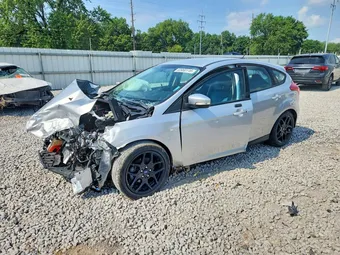 2016 Ford Focus 1FADP3K2XGL267335