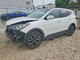 2017 Hyundai Santa Fe 5XYZWDLA0HG461562