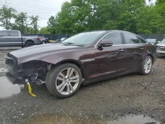 2017 Jaguar XJ-Series SAJWA2G76H8W08416
