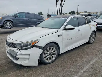 2017 Kia Optima 5XXGU4L33HG153675