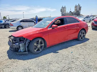 2019 Mercedes-Benz A-Class WDD3G4EB0KW026243