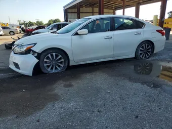 2017 Nissan Altima 1N4AL3AP8HC138233
