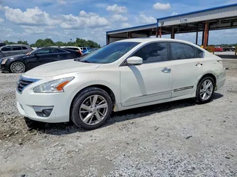 2015 Nissan Altima 1N4AL3AP3FC201073