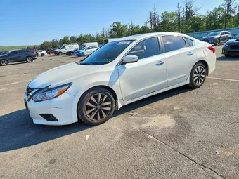 2017 Nissan Altima 1N4AL3AP4HC216605