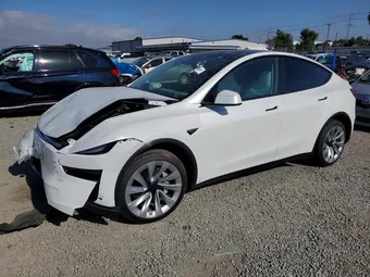 2026 Tesla Model Y 7SAYGDED3TF559679