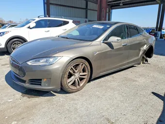2015 Tesla Model S 5YJSA1S24FF089186