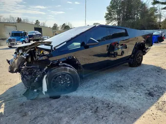 2025 Tesla Cybertruck 7G2CEHED1SA073210