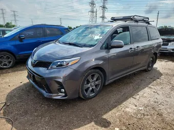 2018 Toyota Sienna 5TDXZ3DC7JS959257