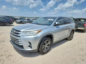 2019 Toyota Highlander 5TDZARFH7KS054577