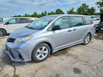2018 Toyota Sienna 5TDZZ3DC0JS959545
